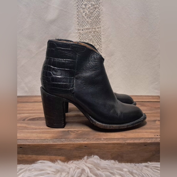 Lucchese Alligator Ankle Boots Size 7